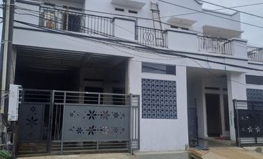 Rumah dijual Baru 2 Lantai, Jatiwaringin, Bekasi dekat LRT Jatibening