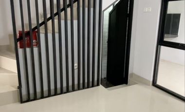 Wow,Mana lagi ada Rumah Sekeren ini di Pondok Labu, Mudah diakses pua