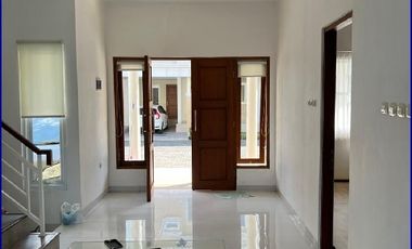 Bonus Furniture, Rumah 3 Km Stasiun Tugu Jogja rumah dalam perumahan mewah mangkubumi