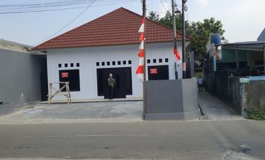 Disewakan Ruang Usaha / Kantor Per 2 Tahun