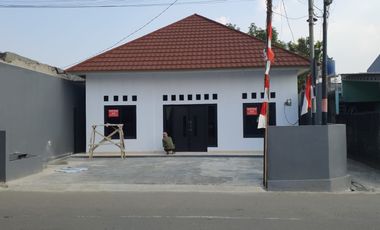 Disewakan Ruang Usaha / Kantor Per 2 Tahun