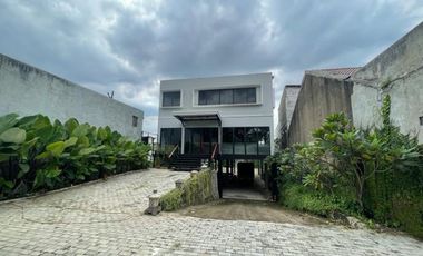 GEDUNG RAPIH SIAP PAKAI DI PINGGIR JL RAYA RADEN SALEH