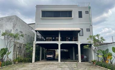 GEDUNG RAPIH SIAP PAKAI DI PINGGIR JL RAYA RADEN SALEH