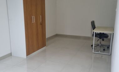 Disewakan Cepat Rumah 1,5 Lantai Kosambi Baru