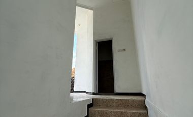 Di jual rumah 2 lntai lokasi strategis di gedeg mojokerto