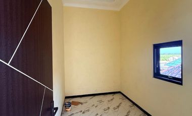 Di jual rumah 2 lntai lokasi strategis di gedeg mojokerto