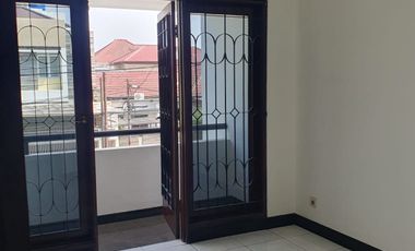 Dijual rumah 2 lantai mainroad di Jalan Mekar Wangi Bandung