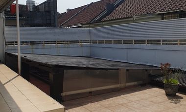 Dijual rumah 2 lantai mainroad di Jalan Mekar Wangi Bandung
