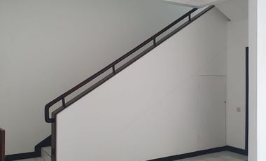 Dijual rumah 2 lantai mainroad di Jalan Mekar Wangi Bandung