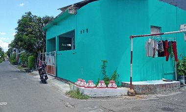 DI SEWAKAN RUMAH BARU BANJARSARI SOLO