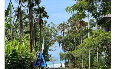 VILLA DI CEMAGI - JALAN KAKI KE PANTAI