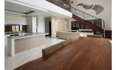 VILLA DI CEMAGI - JALAN KAKI KE PANTAI