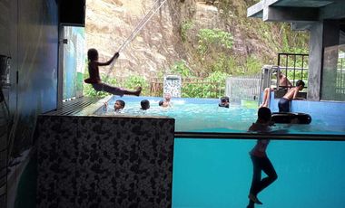 Jual Rumah 2 Lantai Minimalis Dengan Kolam Renang. Fasilitas Glass Pool estetik + GYM CENTRE and Private Pool
