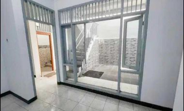 Disewa Rumah Bagus dan Berlokasi Strategis Siap Huni di Tebet Timur