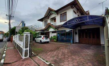 Rumah Besar Kamar Banyak di Pusat Kota Jogja