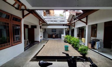 Rumah Besar Kamar Banyak di Pusat Kota Jogja