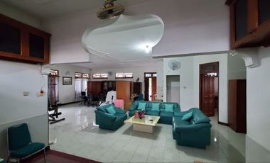 Rumah Besar Kamar Banyak di Pusat Kota Jogja