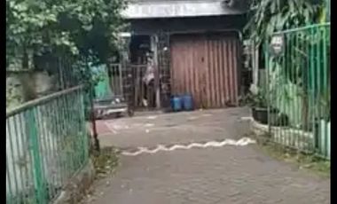 Hitung Tanah ! Rumah 2 Lantai di Perumnas Karawaci, Strategis, Ramai