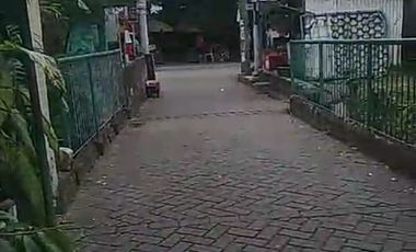 Hitung Tanah ! Rumah 2 Lantai di Perumnas Karawaci, Strategis, Ramai