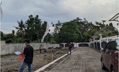 Dijual Rumah 3 lantai Kolam Renang Pribadi Dekat Rs pku gamping Sleman Jogja