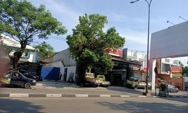 Dijual Tempat Usaha Material Strategis