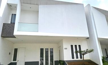 RUMAH MEWAH 2 LANTAI LUAS  di TENGH KOTA BEKASII