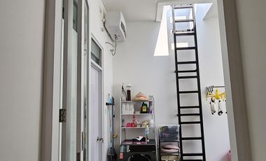 RUMAH MEWAH 2 LANTAI LUAS  di TENGH KOTA BEKASII