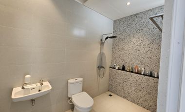 RUMAH MEWAH 2 LANTAI LUAS  di TENGH KOTA BEKASII