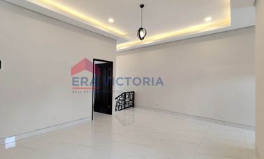 Rumah Cantik 2 Lantai Full Furnish di Jantung Sawojajar Siap Huni