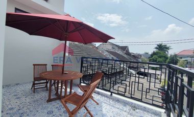 Rumah Cantik 2 Lantai Full Furnish di Jantung Sawojajar Siap Huni