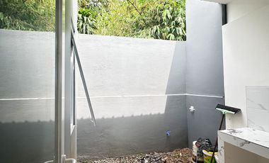 Rumah KPR 1 lantai 2 kamar tidur di Tangsel akses masuk mobil.