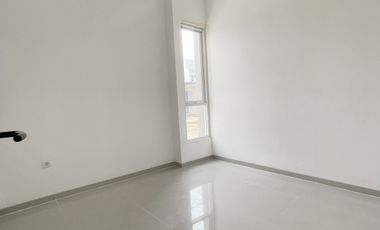 Rumah KPR 1 lantai 2 kamar tidur di Tangsel akses masuk mobil.