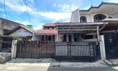 Rumah 2 Lt SHM Akses Mudah ke Gerbang Tol Cawang Harga Nego J-18760