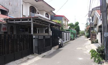 Rumah 2 Lt SHM Akses Mudah ke Gerbang Tol Cawang Harga Nego J-18760