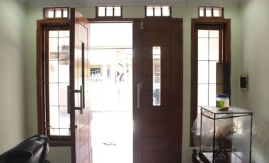 Rumah 2 Lt SHM Akses Mudah ke Gerbang Tol Cawang Harga Nego J-18760