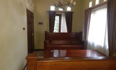 Rumah 2 Lt Exclusive posisi Hook di Graha Taman Bunga, BSB Mijen