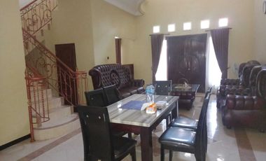 Rumah 2 Lt Exclusive posisi Hook di Graha Taman Bunga, BSB Mijen