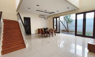 Disewakan rumah minimalis terawat semi furnished dekat g walk citralan