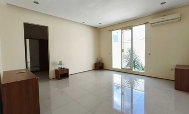 Disewakan rumah minimalis terawat semi furnished dekat g walk citralan