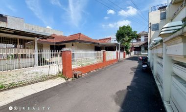 RUMAH HITUNG TANAH COCOK UNTUK KOS-KOSAN GEGERKALONG Setiabudi Bandung