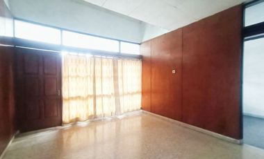 Rumah Kokoh 300m² Strategis Tengah Kota Solo