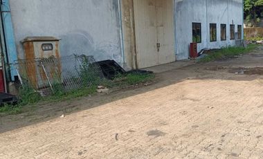 Disewakan gudang Karawaci, lb 2000m2 , lt 2000m2 . Harga 960jt//tahun