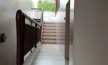 Hunian Mewah 2 Lt di Jl. Papandayan depan hotel Grand Edge