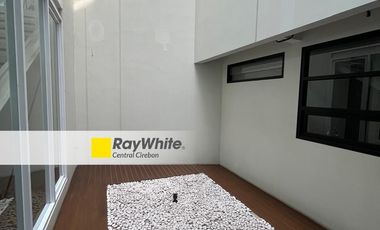 Rumah Mewah Siap Huni Konsep Industrial di Taman Cipto Cirebon