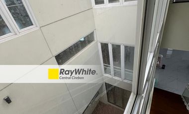 Rumah Mewah Siap Huni Konsep Industrial di Taman Cipto Cirebon