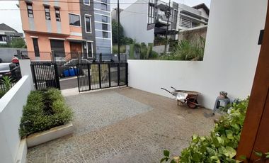 Rumah Baru Minimalis Modern Komplek Puri Syailendra Surya Sumantri
