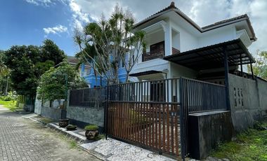 Leasehold House in Central Senggigi tourist area
