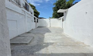 OFICINA CON PATIO DE TRABAJO EN RENTA. CARMEN, CAMPECHE