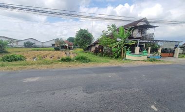 Tanah Pinggir Jalan, Siap Bangun Usaha, 7 menit Bandara maguwo sleman