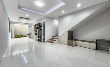 Jual Rumah Mewah di Mekarwangi